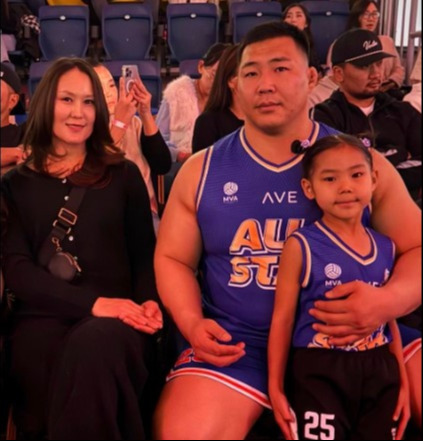 О.Хангай аваргын бяцхан волейболчин охин үзэгчдийн хайрыг татжээ